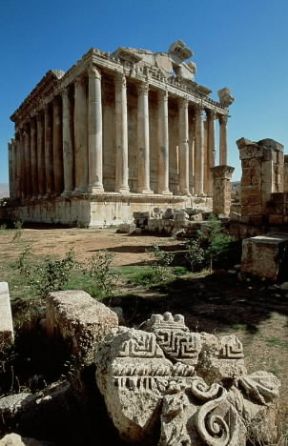 Baalbek. Il tempio ottastilo di Bacco.De Agostini Picture Library/A. Attini Baalbek. Il tempio ottastilo di Bacco.De Agostini Picture Library/A. Attini