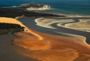 Australia. Bassa Marea sulle coste del Queensland.De Agostini Picture Library/Dani-Jeske Australia. Bassa Marea sulle coste del Queensland.De Agostini Picture Library/Dani-Jeske
