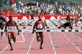 Atletica. Gli atleti Allen Johnson (USA), Colin Jackson (USA) e Steve Brown (USA) impegnati in una gara di 110 m. ostacoli maschili durante l'8° Meeting Internazionale di Atletica Leggera tenutosi al Sestriere nell'agosto del 1996.Farabolafoto Atletica. Gli atleti Allen Johnson (USA), Colin Jackson (USA) e Steve Brown (USA) impegnati in una gara di 110 m. ostacoli maschili durante l'8° Meeting Internazionale di Atletica Leggera tenutosi al Sestriere nell'agosto del 1996.Farabolafoto