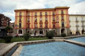 Avellino. Veduta della facciata di uno degli edifici storici della città .FARABOLAFOTO Avellino. Veduta della facciata di uno degli edifici storici della città .FARABOLAFOTO
