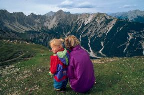 I rischi durante un viaggio. Viaggi a rischio. I tipi di rischio in cui ci capita di incorrere quando siamo in vacanza possono dipendere dall’ambiente come nel caso dell’altitudine che può creare seri problemi di adattamento al nostro organismo. I rischi durante un viaggio. Viaggi a rischio. I tipi di rischio in cui ci capita di incorrere quando siamo in vacanza possono dipendere dall’ambiente come nel caso dell’altitudine che può creare seri problemi di adattamento al nostro organismo.