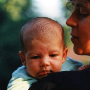 La crescita armoniosa del bambino. Pediatria. Riprodursi, mettere al mondo i propri figli, consente il mantenimento della specie. Ma anche la loro crescita armoniosa ha una funzione importante a questo fine. Per questo è utile conoscere le diverse tappe dell'infanzia, perché ognuna ha i suoi bisogni e i suoi problemi. La crescita armoniosa del bambino. Pediatria. Riprodursi, mettere al mondo i propri figli, consente il mantenimento della specie. Ma anche la loro crescita armoniosa ha una funzione importante a questo fine. Per questo è utile conoscere le diverse tappe dell'infanzia, perché ognuna ha i suoi bisogni e i suoi problemi.