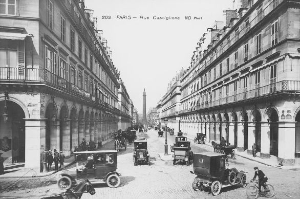 Una fotografia di Parigi agli inizi del XX secolo La giovane Aghata nel 1906 si recò a Parigi per approfondire gli studi di canto. Il suo sogno era quello di diventare una famosa cantante lirica, ma la sua limitata predisposizione al canto la costrinse a tornare in Inghilterra. Una fotografia di Parigi agli inizi del XX secolo La giovane Aghata nel 1906 si recò a Parigi per approfondire gli studi di canto. Il suo sogno era quello di diventare una famosa cantante lirica, ma la sua limitata predisposizione al canto la costrinse a tornare in Inghilterra.