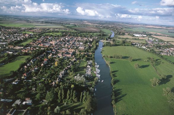 Un'immagine di Wallingford, vicino Oxford La celebre giallista inglese morì il 12 gennaio 1976 a Wallingford, nella sua casa nelle campagne di Oxford. Un'immagine di Wallingford, vicino Oxford La celebre giallista inglese morì il 12 gennaio 1976 a Wallingford, nella sua casa nelle campagne di Oxford.