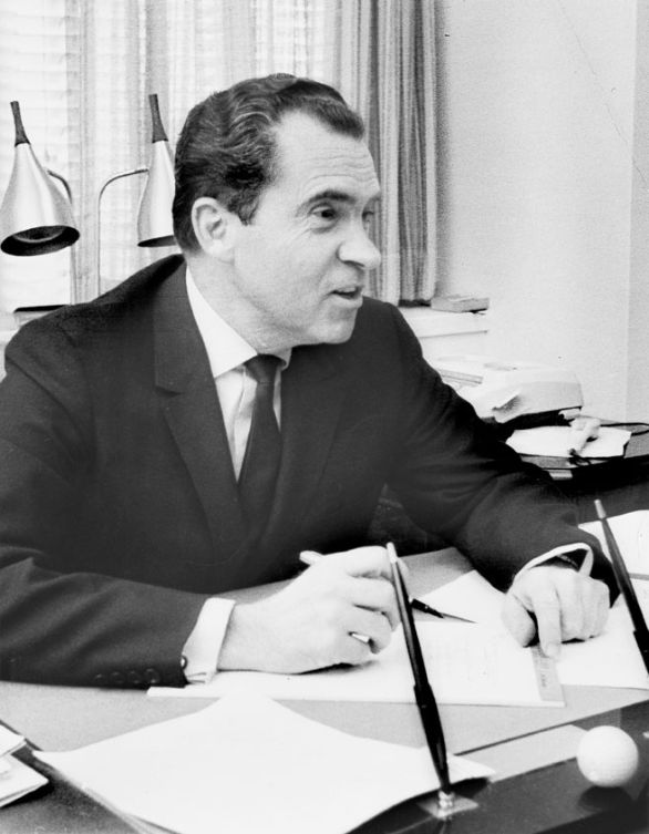Richard Nixon, presidente degli Stati Uniti dal 1969 al 1974 Richard Nixon era presidente degli Stati Uniti durante lo sbarco sulla Luna. Richard Nixon, presidente degli Stati Uniti dal 1969 al 1974 Richard Nixon era presidente degli Stati Uniti durante lo sbarco sulla Luna.