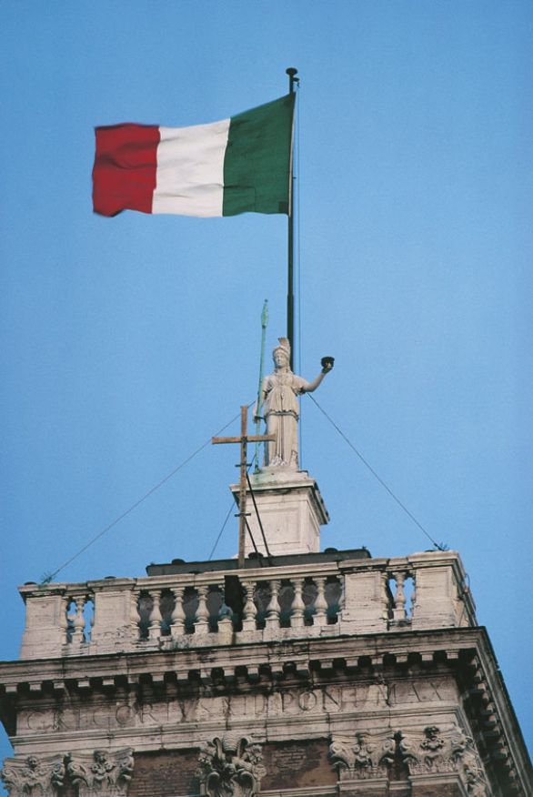 Il tricolore italiano L'organizzazione delle Forze Armate si svolge attraverso il Ministero della Difesa, secondo le direttive stabilite dal decreto presidenziale 18 novembre 1965, n. 1478. Il tricolore italiano L'organizzazione delle Forze Armate si svolge attraverso il Ministero della Difesa, secondo le direttive stabilite dal decreto presidenziale 18 novembre 1965, n. 1478.