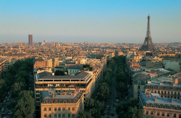 Parigi al tramonto Questa straordinaria fotografia scattata dall’Arco di Trionfo mostra Parigi al tramonto. Parigi al tramonto Questa straordinaria fotografia scattata dall’Arco di Trionfo mostra Parigi al tramonto.