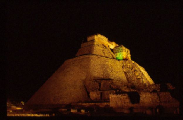 piramide-indovino-uxmal piramide-indovino-uxmal