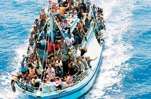 barcone_immigrati500 barcone_immigrati500