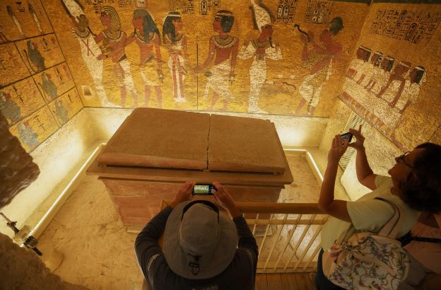 Tutankhamon-tomba.jpg Tutankhamon-tomba.jpg