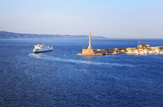 statua-porto-di-messina.jpg statua-porto-di-messina.jpg