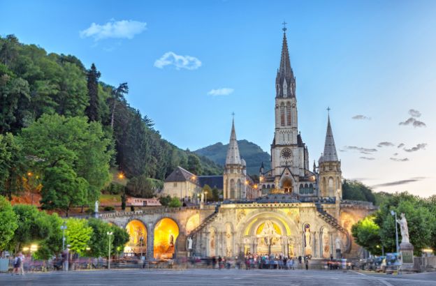 lourdes1.jpg lourdes1.jpg