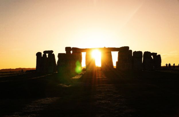 solstizio-estate-stonehenge.jpg solstizio-estate-stonehenge.jpg
