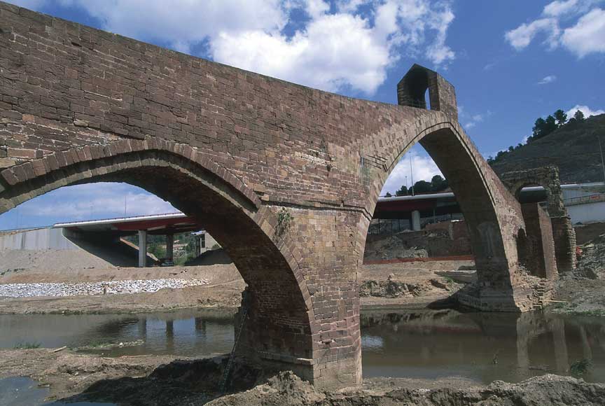 Il Pont del diable, Barcellona Il Pont del diable, ponte e arco di epoca cartaginese III sec. a.c. presso Martorell nei dintorni di Barcellona.
De Agostini Picture Library