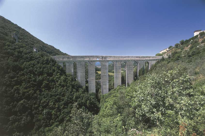 Ponte delle Torri a Spoleto Ponte delle Torri a Spoleto (Perugia).
De Agostini Picture Library