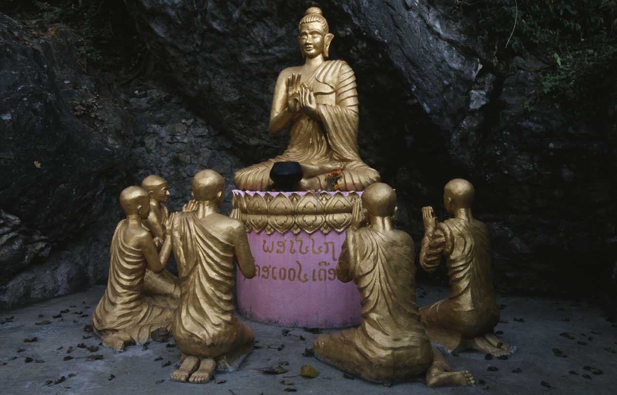Laos, collina sacra Phu Si Laos - Louangphrabang (Luang-Prabang), collina sacra Phu Si (Phousi). Gruppo scultoreo religioso.
© De Agostini Picture Library