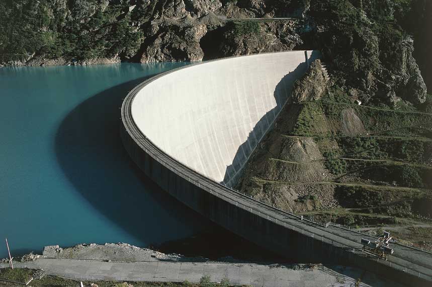 Diga di Place Moulin Diga di Place Moulin a Bionaz in Valle D'Aosta.
© De Agostini Picture Library.