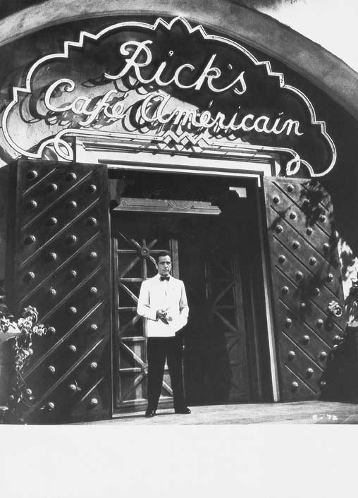 Humphrey Bogart in 'Casablanca' Humphrey Bogart in un'altra scena del film Casablanca.
De Agostini Picture Library