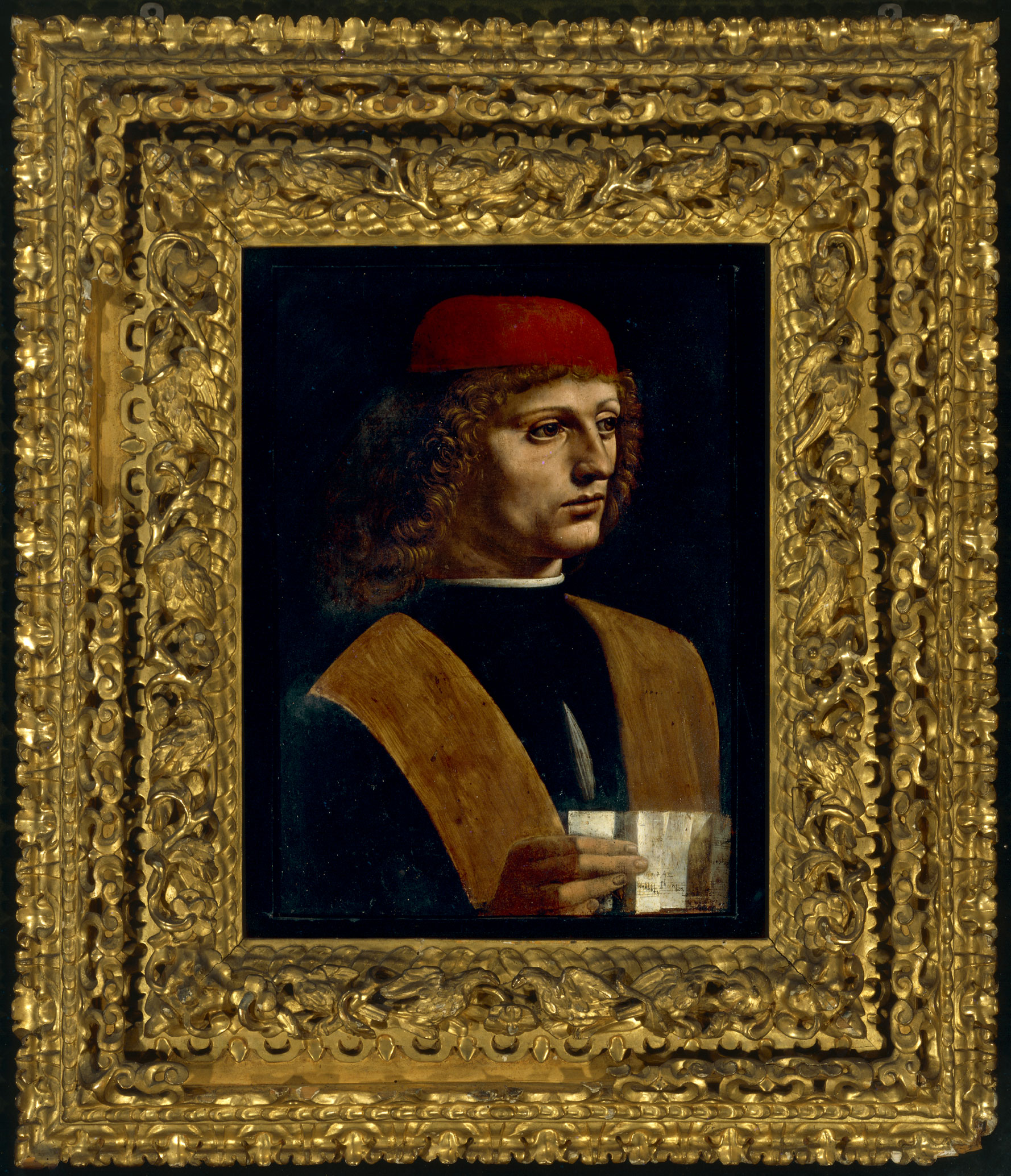 Ritratto di musico, Leonardo da Vinci, tempera e olio su tavola, 1485-1490 Il “Musico” costituisce un’assoluta novità rispetto alla tradizionale ritrattistica milanese: l’intensa caratterizzazione espressiva del volto, stagliato sul fondo scuro e solcato da intensi chiaroscuri, svela i rapporti di Leonardo con la ritrattistica fiamminga e, allo stesso tempo, le ricerche fisiognomiche del maestro e le sue indagini sui moti interiori.