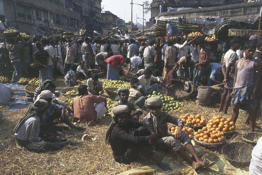 India Nel 1931, dopo aver preso i voti, la religiosa si trasferisce in India per proseguire gli studi, stabilendosi in un sobborgo di Calcutta, città rappresentata nella foto.
© De Agostini Picture Library.