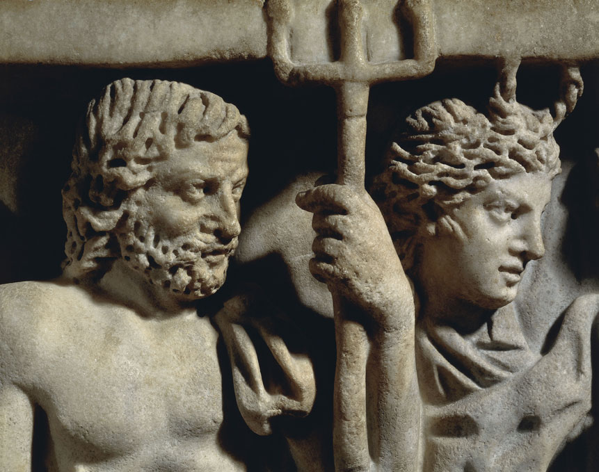 Poseidone e Anfitrite Il dio del mare è fratello di Zeus e di Ade ed è figlio di Crono e di Rea. La regina, sua sposa, è Anfitrite, una nereide. Personificazione dell'elemento acqueo (comprese le acque dolci), Posidone è in opposizione sia formale sia dialettica con l'elemento terra.